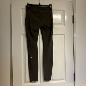 Lululemon, green size 4 leggings 28 inch length.